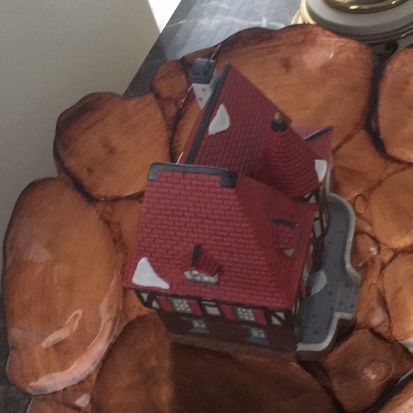 Miniature house size 8 by 8 by 5 inches - Picture 6 of 17